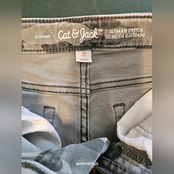 3/15$ Bundle Deal Outfit for Girls - Camo Pant and Skull Print Shirt - Picture 7 of 8